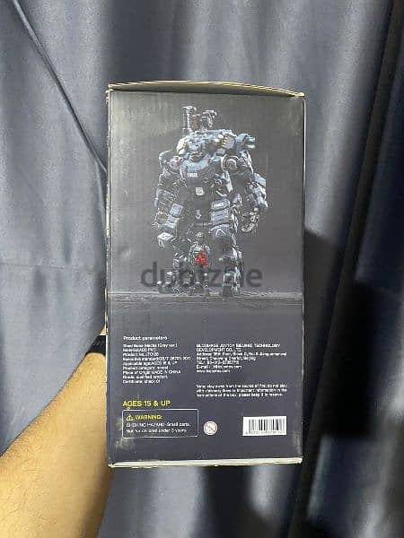 dark mecha figure 3