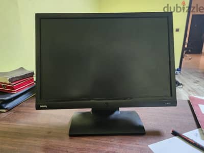 شاشه كمبيوتر Benq ١٨ بوصه حاله ممتازه