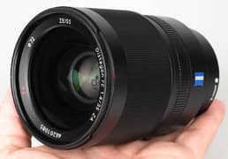 Sony E-Mount Zeiss Distagon 35mm F1.4 lens