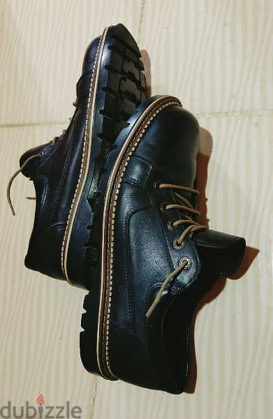 حذاء جلد مقاس 45 اللون أسود
حذاء شيك استعمال بسيط جدا بحالة الجديد 1
