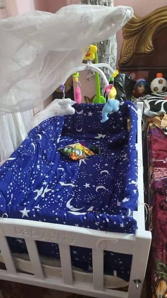 سرير اطفال بسعر المصنع لفتره محدوده فقط 5