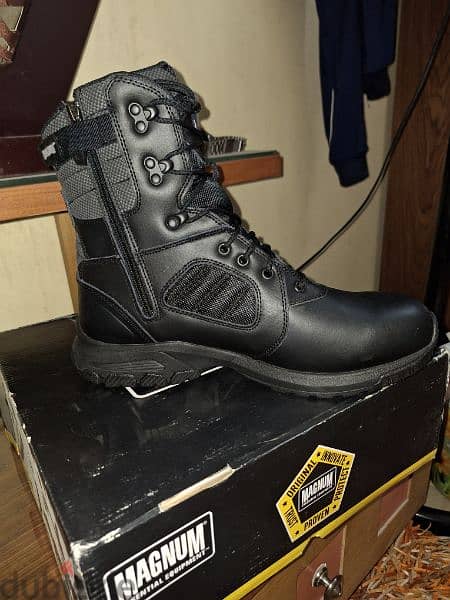 Magnum Lynx 8.0 Side Zip Black Safety Boot 1