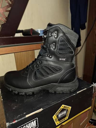 Magnum Lynx 8.0 Side Zip Black Safety Boot