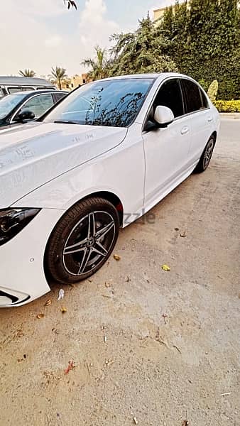 c180 amg sport for sale whiteXred interior للبيع سي ١٨٠ ابيض فرش احمر 3