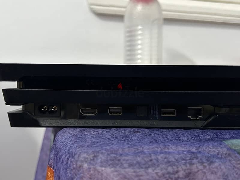 ps4 pro with 2 original controllers 1