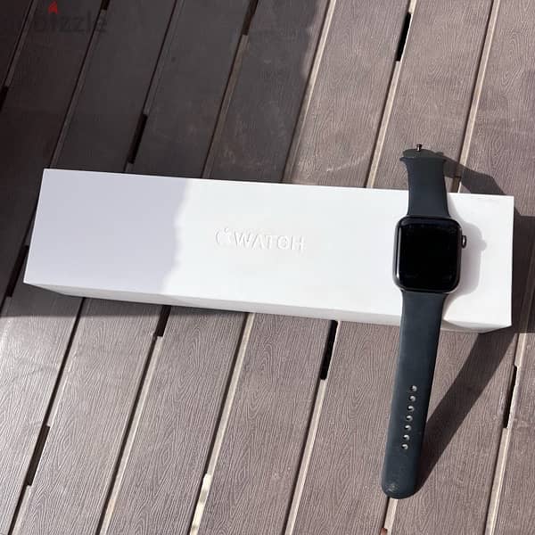 Apple watch series 5 44mm - space gray aluminum - black sport 1