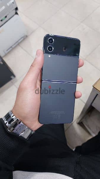 Samsung Galaxy Z Flip 4 4