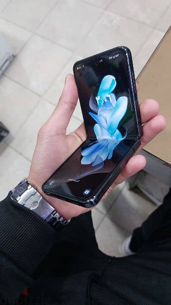 Samsung Galaxy Z Flip 4 6