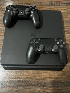 Selling ps4 slim 500G with 2 controllers Used like New