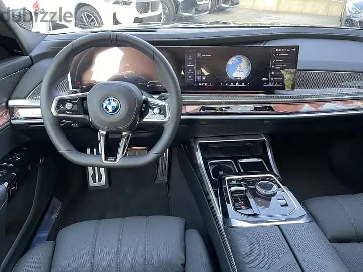 BMW I7 xDrive60 M Sport 2024 بى إم دابليو 4
