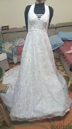 ١ فستان زفاف +عباية كتب كتاب او مناسبات