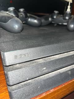 PlayStation 4 pro 1TB بلايستيشن ٤ برو استعمال نضيف 0