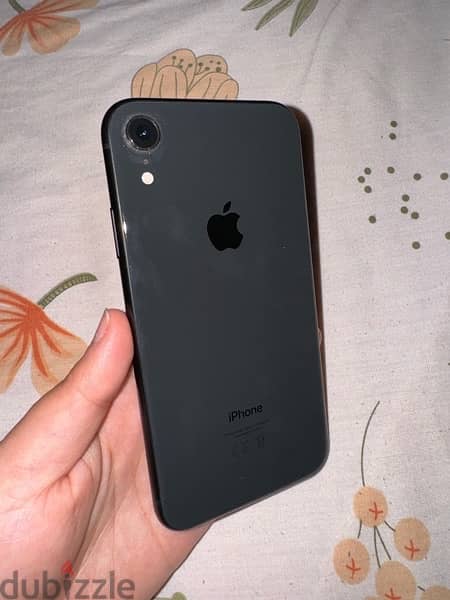Iphone XR 64GB with box , charger and a new headset . Battery 78% 1