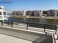 3 bedrooms direct on marina - pool view 0