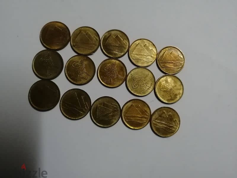 مجموعة من العملات القديمه نادرة جدا 12