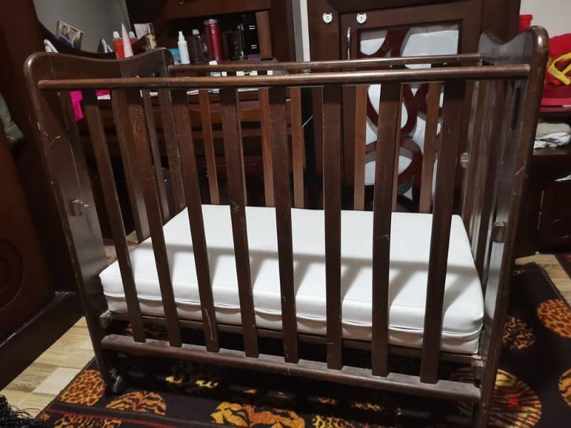 سرير اطفال خشب قابل للثني 4