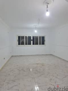 للايجار شقة  بالحي السابع ب6أكتوبر مج2 شارع احمد راتب 0