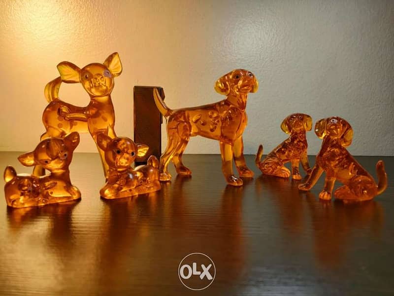 Vintage Acrylic Deer and Dogs Since 1960 للعرض فقط حاليا 2