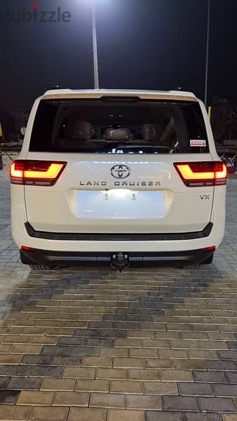 Toyota Land Cruiser VX 2022 9