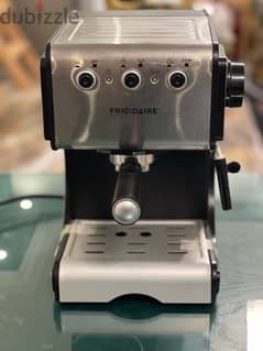 ماكينة تحضير القهوة Frigidaire