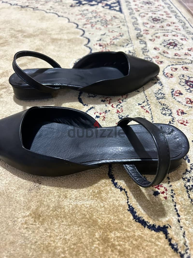 Black sandals 1