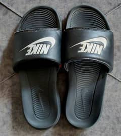مقاس 41     _  Nike slipper 0