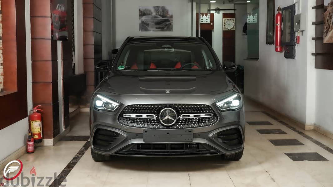 MERCEDES-BENZ GLA200  AMG FULLY LOADED NIGHT PACKAGE 1