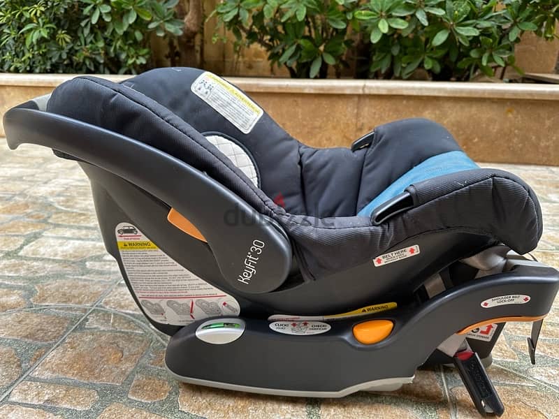 Chicco stroller and car seat 3