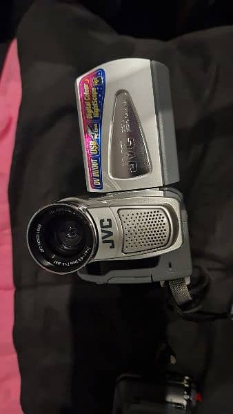 JVC digital video camera 700x  كاميرا جديدة للبيع