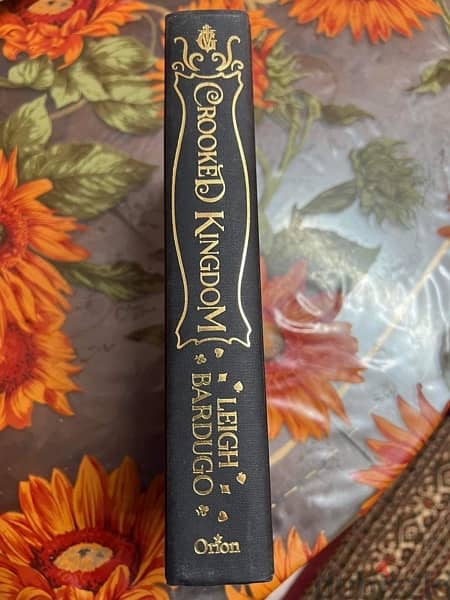 Crooked kingdom collector’s edition 3