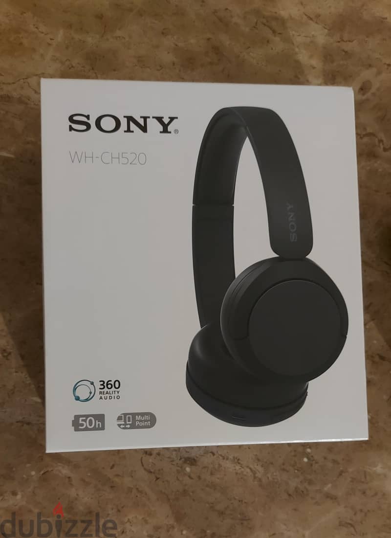 Sony WH-CH520 with all its accessories and original package. 7