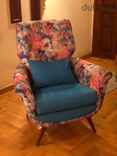 كرسي مودرن خشب زان - حالة ممتازة Armchair