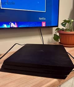 playstation 4 pro (CD) very good condition