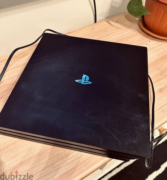 playstation 4 pro (CD) very good condition 2