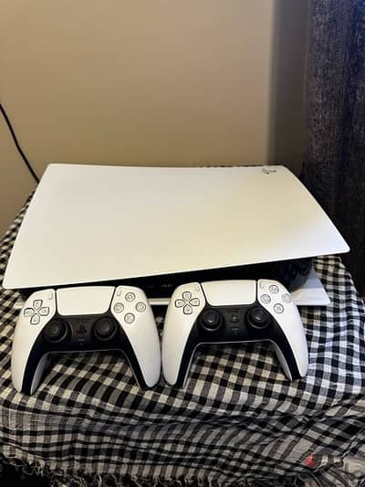 Ps5 Perfect condition 2 controllers + charging base