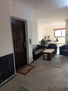 غرفة في مكتب للإيجار مفروش أو فاضي في مكرم عبيد