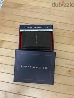 Original Tommy Hilfiger Trifold Brown wallet 0