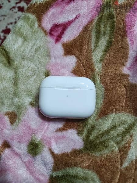 airpods 2 pro used like new 1