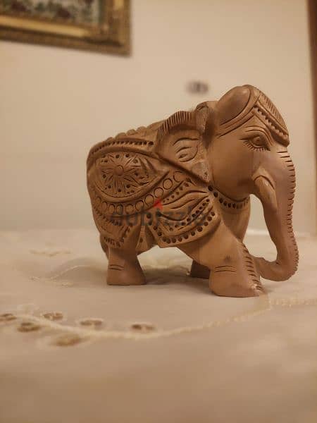 تحف فنية هندية من خشب الأبنوس والبلوط صناعة يدوية 2