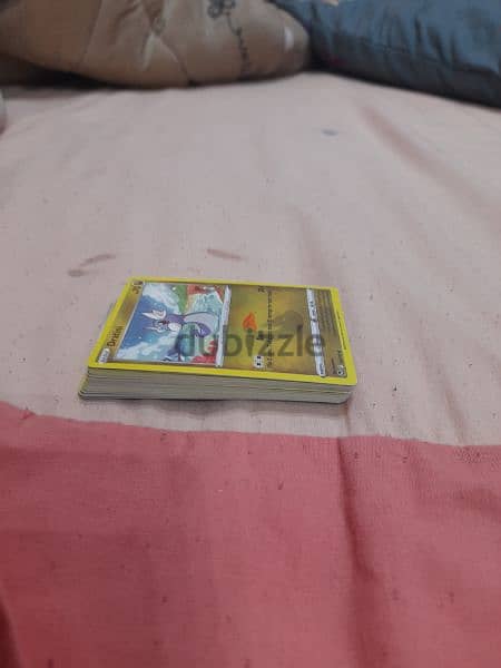 25 random pokémon cards 0