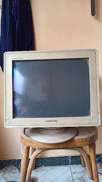 شاشة سامسونج CRT