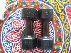 rubber dumbells  -  دامبل مطاط ٥ كيلو الواحدة (عدد ٢) 0