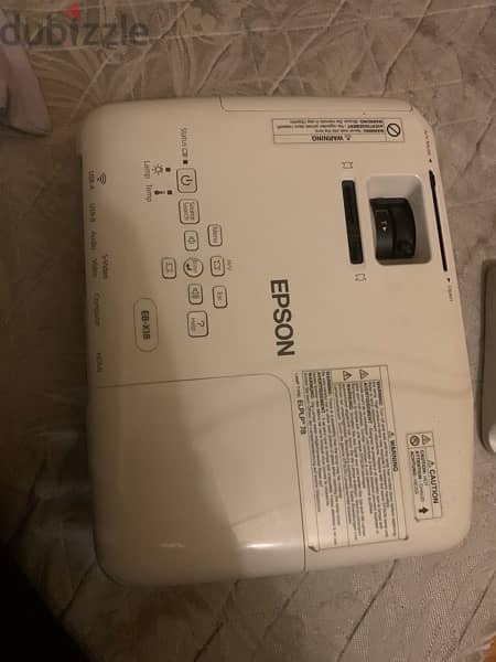 epson projector ebx18 lightly used 2