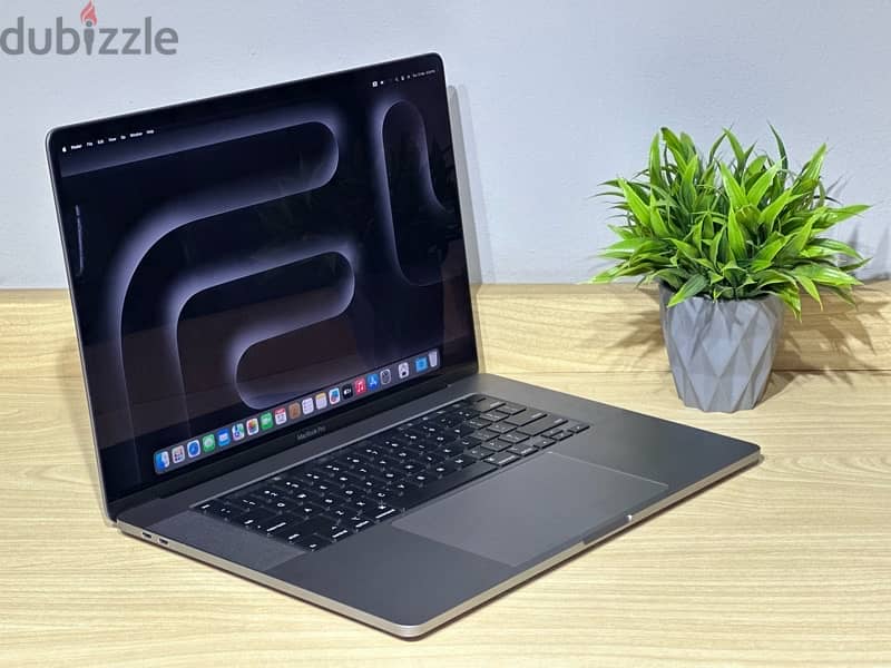 Macbook Pro 2019 16-inch  بكارت شاشه ٨ جيجا 2