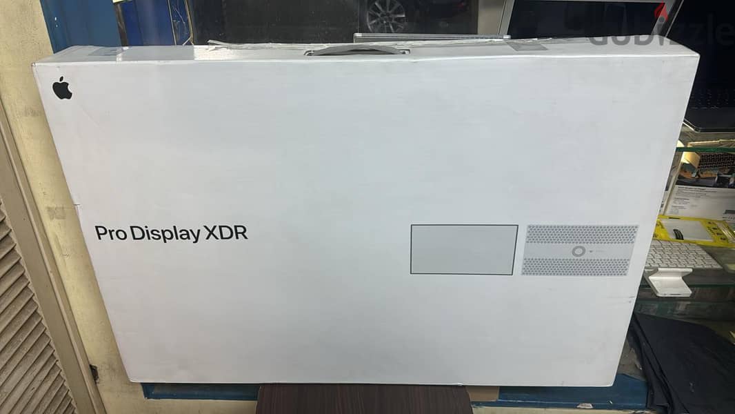 Apple Pro Display XDR 32” 0