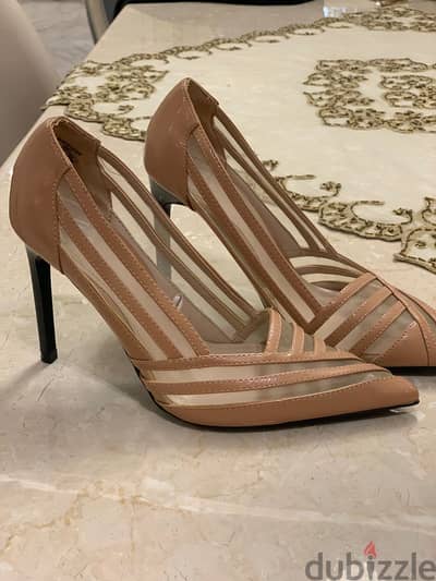 Zara heel Never used selling for 1K Size 38