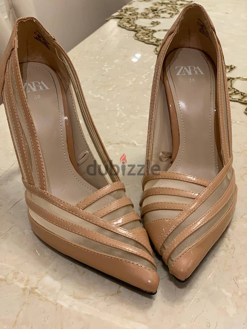 Zara heel Never used selling for 1K Size 38 2