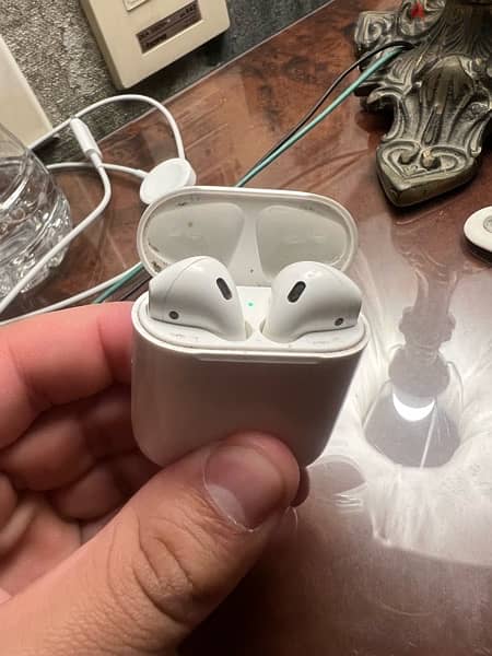 Airpods 1 in a good condition with box 0