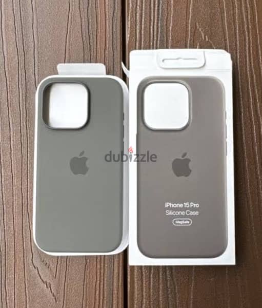 Iphone 15 pro silicone case ( original magsafe) 1