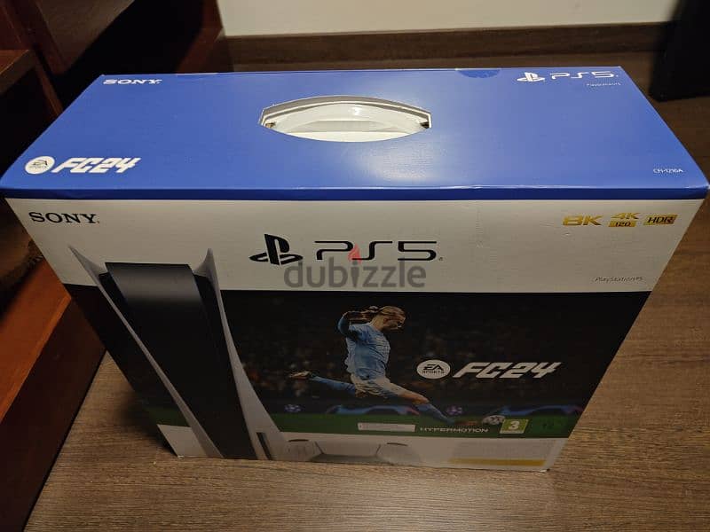 PS5 Standard Édition with FiFA 2024 from France ( sealed) with 3 games 1